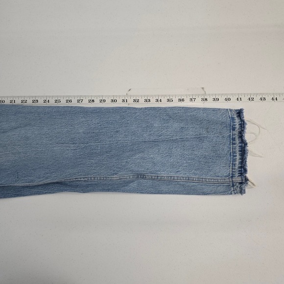 Abercrombie & Fitch 90s Straight Ultra High Rise Light‎ Wash Distressed Jeans - Picture 4 of 9